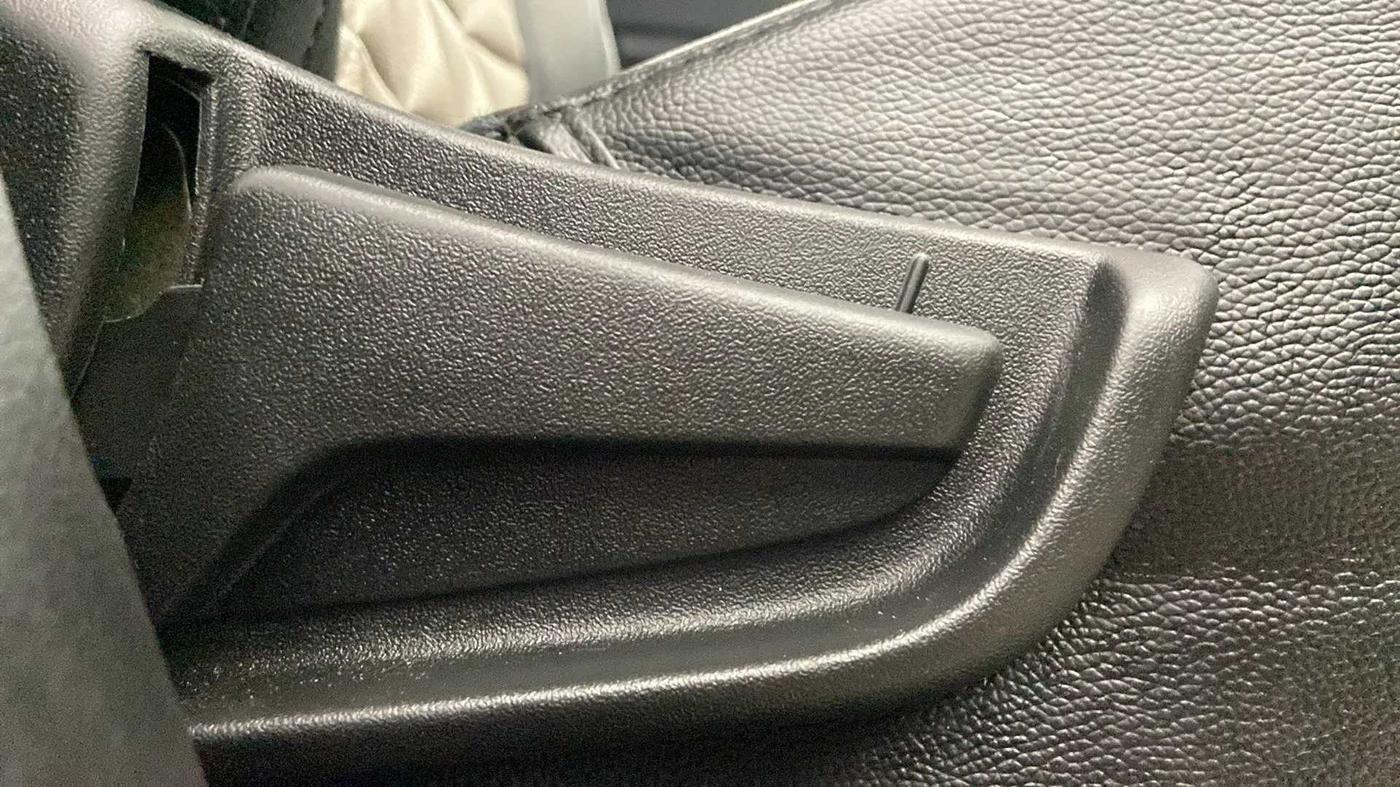 2022 Maruti S PRESSO VXI+, CNG, Manual, 19,870 km, Driver Side Adjustment Panel