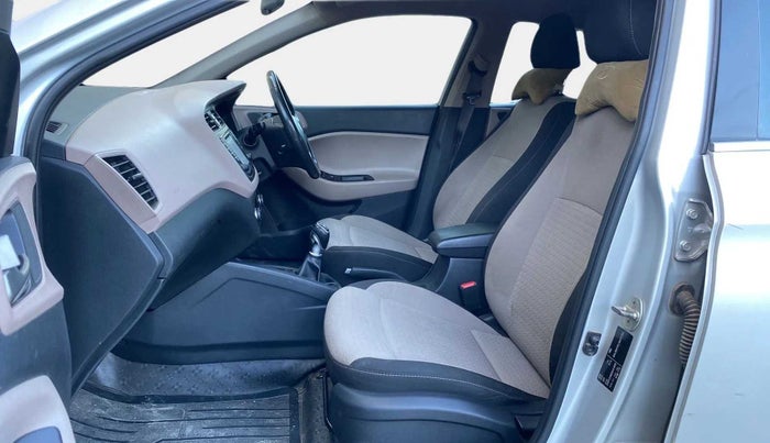 2017 Hyundai Elite i20 ASTA 1.4 CRDI (O), Diesel, Manual, 78,101 km, Right Side Front Door Cabin