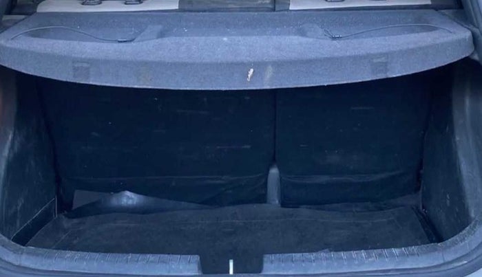 2017 Hyundai Elite i20 ASTA 1.4 CRDI (O), Diesel, Manual, 78,101 km, Boot Inside