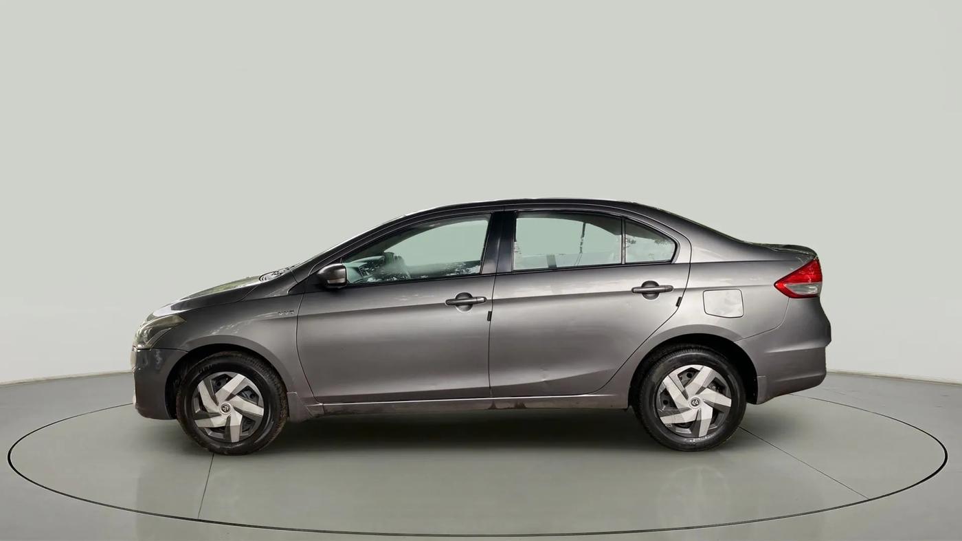 2015 Maruti Ciaz VXI, Petrol, Manual, 1,18,660 km, Left Side