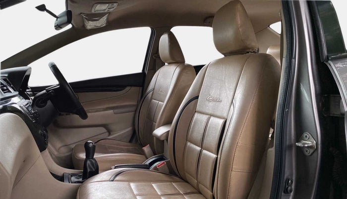 2015 Maruti Ciaz VXI, Petrol, Manual, 1,18,660 km, Right Side Front Door Cabin
