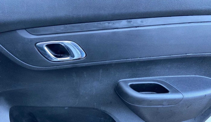 2018 Renault Kwid RXT 1.0 (O), Petrol, Manual, 48,652 km, Driver Side Door Panels Control