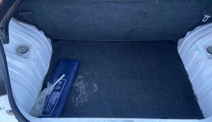 2018 Renault Kwid RXT 1.0 (O), Petrol, Manual, 48,652 km, Boot Inside