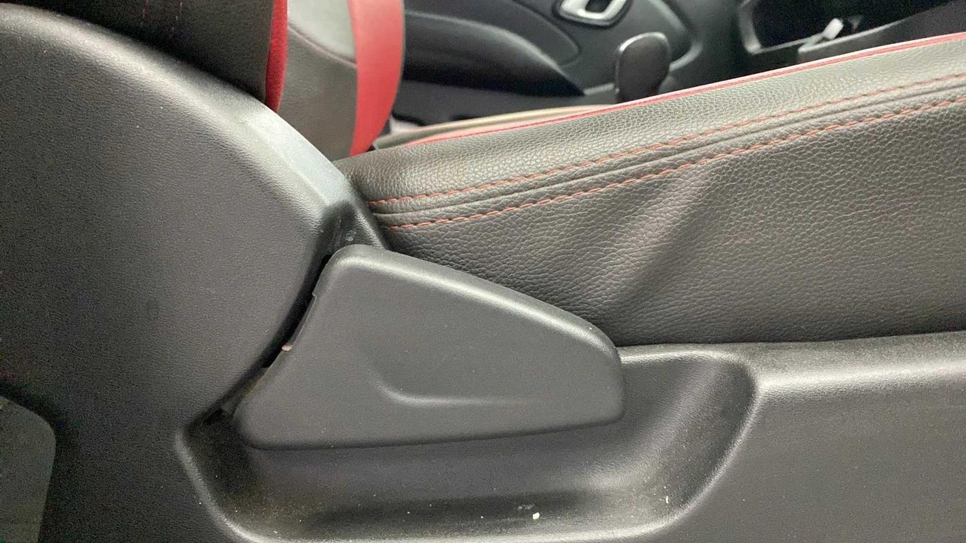 2018 Datsun Redi Go S 1.0 AMT, Petrol, Automatic, 60,107 km, Driver Side Adjustment Panel