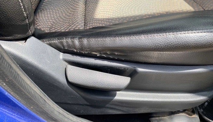 2015 Hyundai Eon SPORTZ, Petrol, Manual, 54,736 km, Driver Side Adjustment Panel