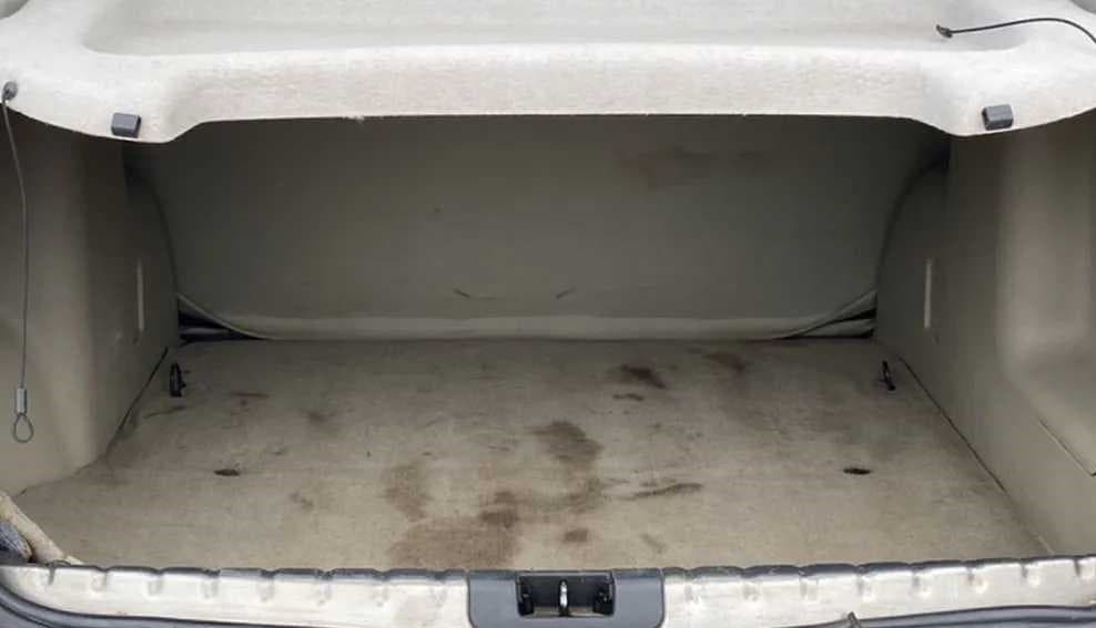 2013 Nissan Terrano XV D THP 110 PS, Diesel, Manual, 77,612 km, Boot Inside