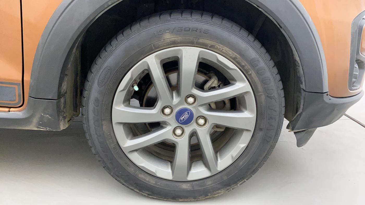 2018 Ford FREESTYLE TITANIUM PLUS 1.2 PETROL, Petrol, Manual, 42,528 km, Right Front Wheel