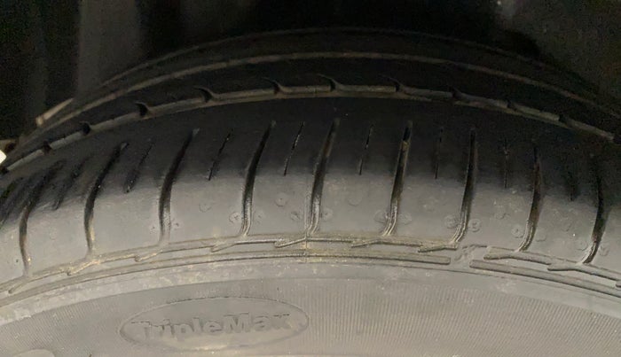 2018 Ford FREESTYLE TITANIUM PLUS 1.2 PETROL, Petrol, Manual, 42,528 km, Right Rear Tyre Tread