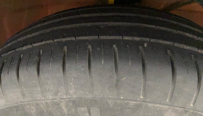 2019 Maruti Swift ZXI, Petrol, Manual, 41,099 km, Right Rear Tyre Tread