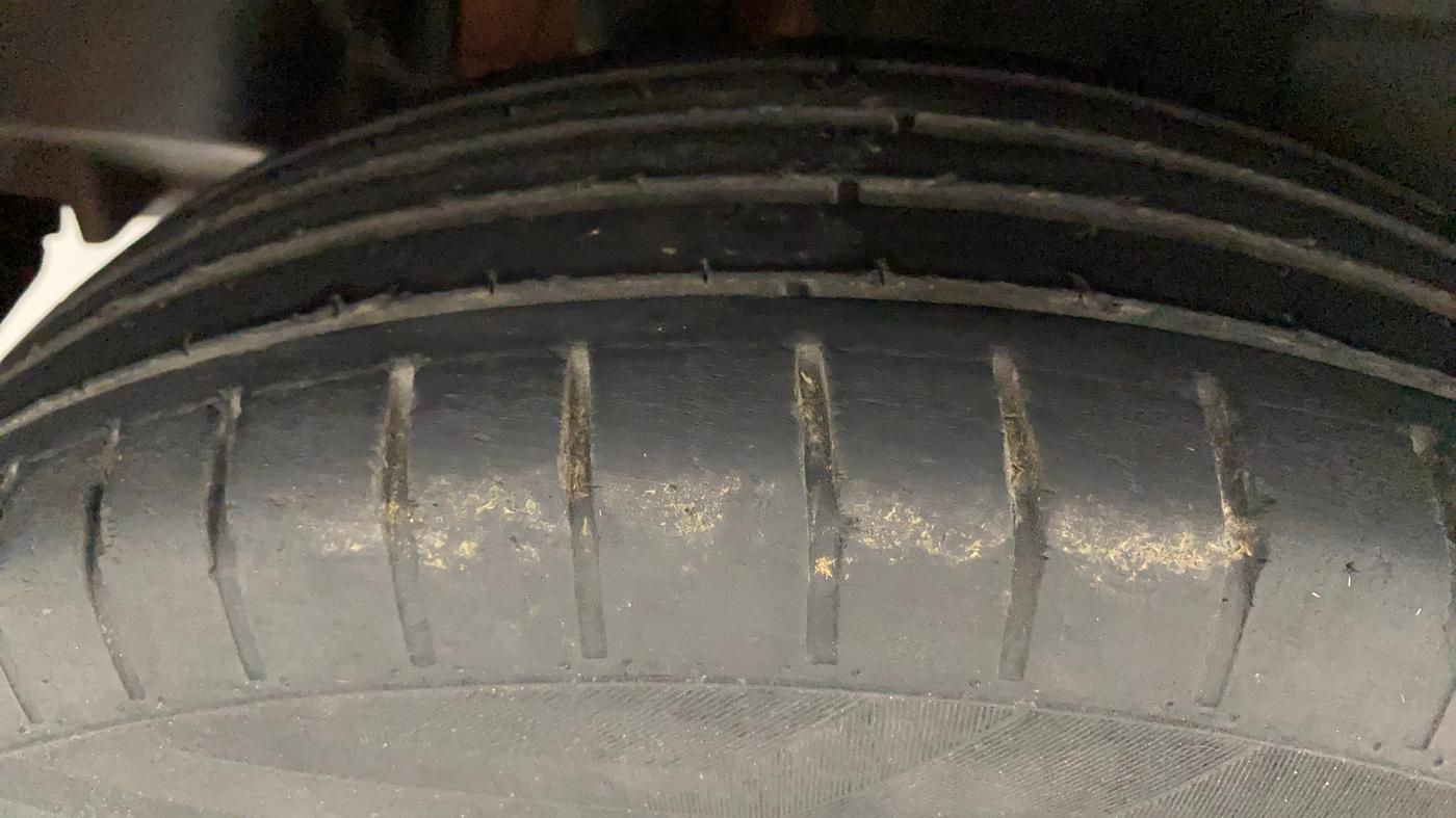 2019 Maruti Swift ZXI, Petrol, Manual, 41,099 km, Right Front Tyre Tread