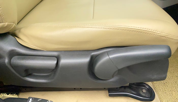 2017 Honda City 1.5L I-VTEC V MT, Petrol, Manual, 43,669 km, Driver Side Adjustment Panel