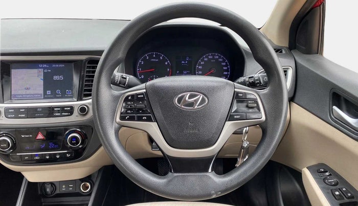 2017 Hyundai Verna 1.6 VTVT SX, Petrol, Manual, 61,978 km, Steering Wheel Close Up