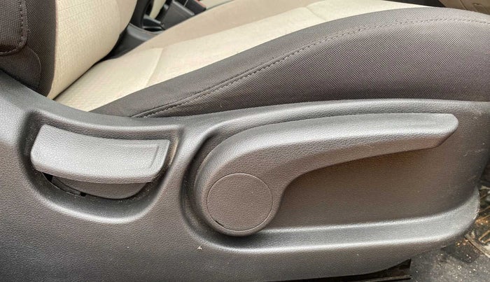 2017 Hyundai Verna 1.6 VTVT SX, Petrol, Manual, 61,978 km, Driver Side Adjustment Panel