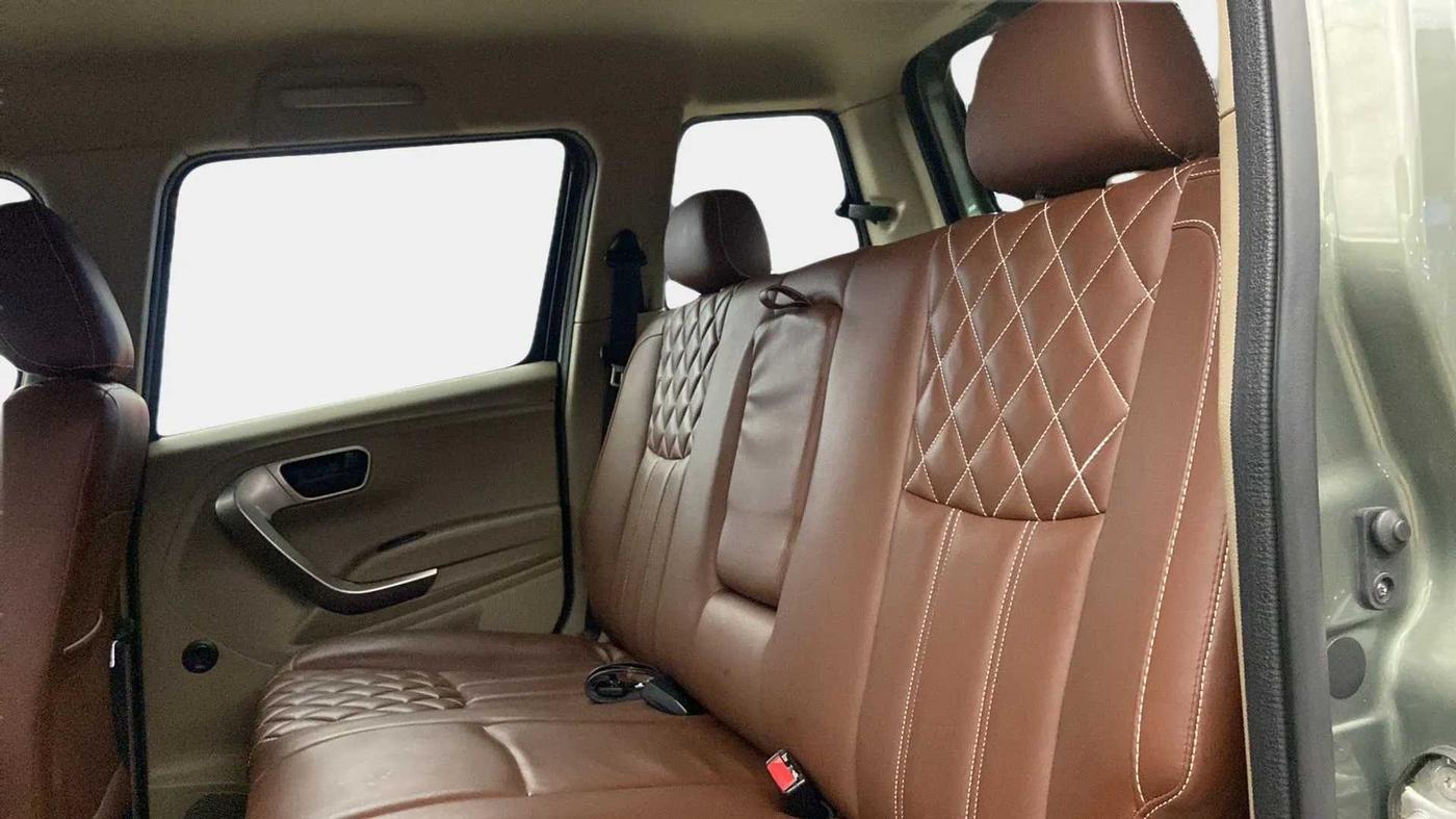 2023 Mahindra BOLERO NEO N 10, Diesel, Manual, 5,984 km, Right Side Rear Door Cabin