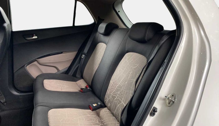 2015 Hyundai Grand i10 ASTA AT 1.2 KAPPA VTVT, Petrol, Automatic, 1,16,080 km, Right Side Rear Door Cabin