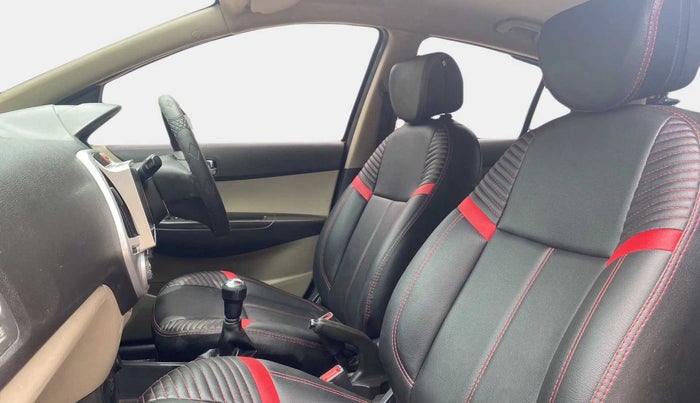 2013 Hyundai i20 SPORTZ 1.2, Petrol, Manual, 66,230 km, Right Side Front Door Cabin