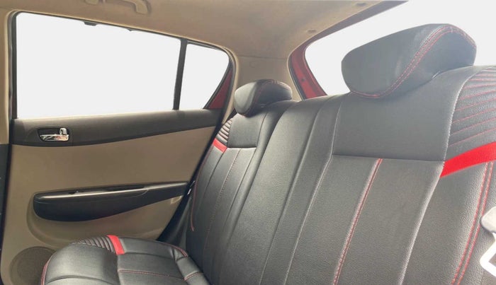 2013 Hyundai i20 SPORTZ 1.2, Petrol, Manual, 66,230 km, Right Side Rear Door Cabin