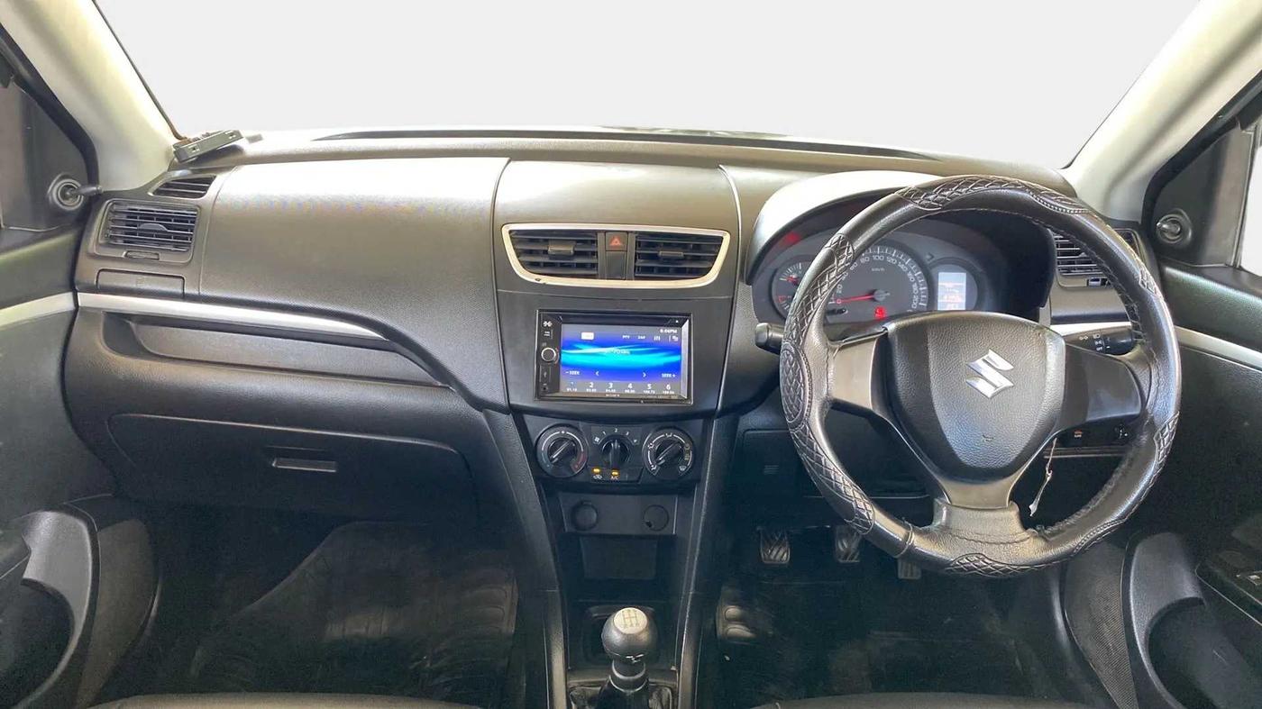 2016 Maruti Swift LXI (O), Petrol, Manual, 81,477 km, Dashboard