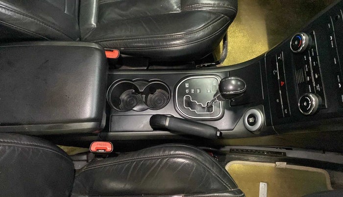 2017 Mahindra XUV500 W10 AT, Diesel, Automatic, 70,770 km, Gear Lever