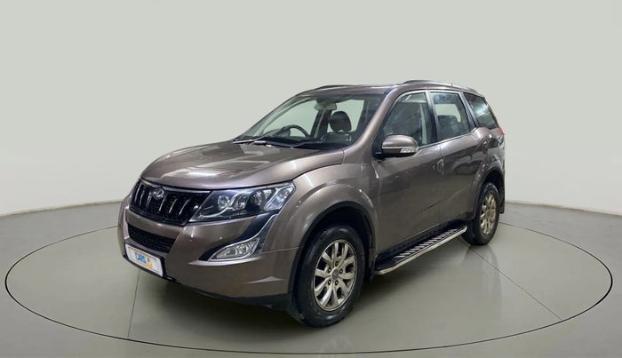 2017 Mahindra XUV500 W10 AT, Diesel, Automatic, 70,770 km, Left Front Diagonal