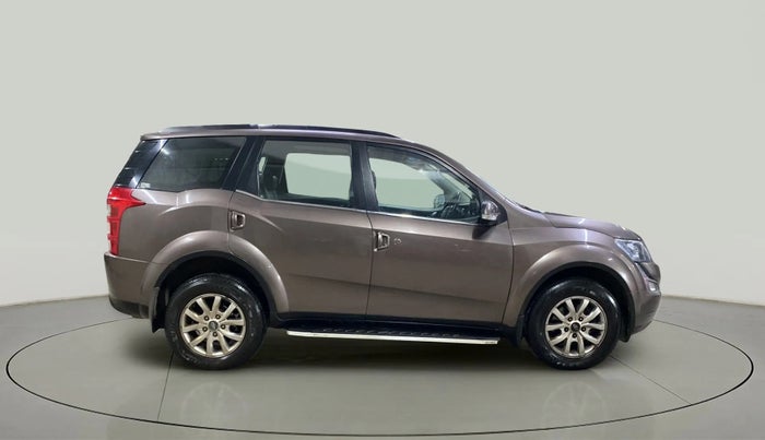 2017 Mahindra XUV500 W10 AT, Diesel, Automatic, 70,770 km, Right Side View