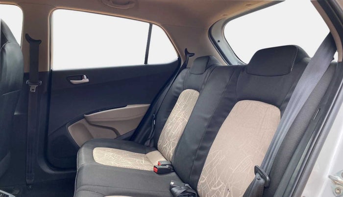 2017 Hyundai Grand i10 SPORTZ (O) 1.2 KAPPA VTVT, Petrol, Manual, 21,339 km, Right Side Rear Door Cabin