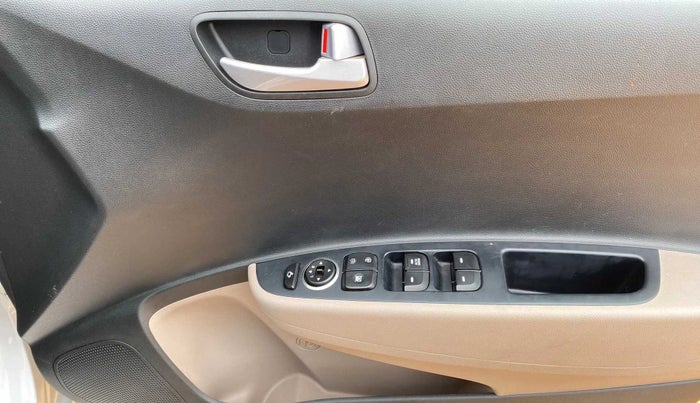 2017 Hyundai Grand i10 SPORTZ (O) 1.2 KAPPA VTVT, Petrol, Manual, 21,339 km, Driver Side Door Panels Control