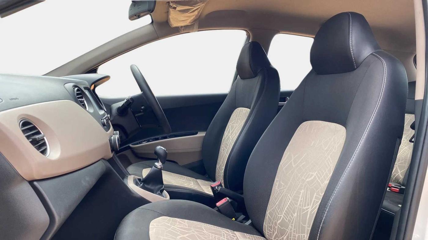 2017 Hyundai Grand i10 SPORTZ (O) 1.2 KAPPA VTVT, Petrol, Manual, 21,339 km, Right Side Front Door Cabin