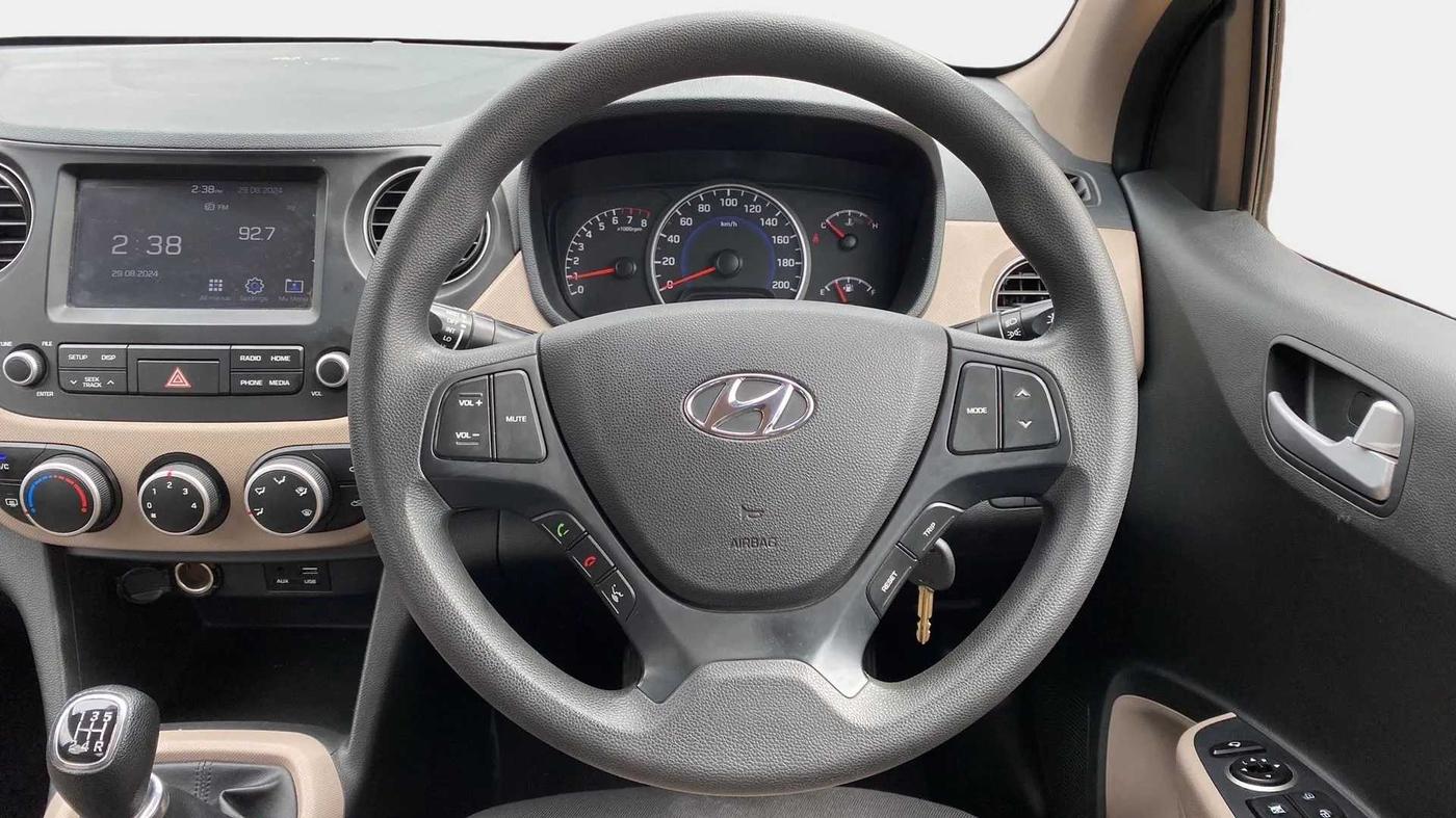 2017 Hyundai Grand i10 SPORTZ (O) 1.2 KAPPA VTVT, Petrol, Manual, 21,339 km, Steering Wheel Close Up