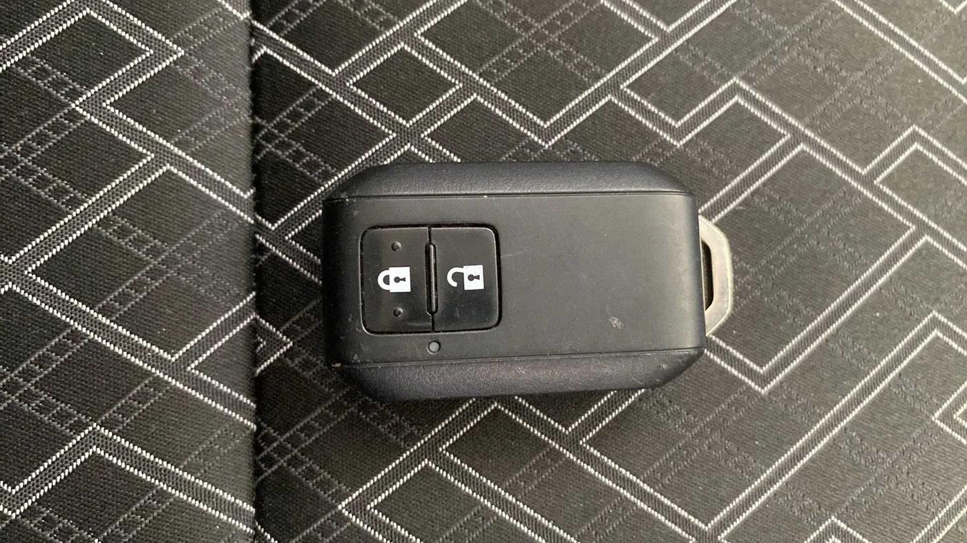 2023 Maruti IGNIS ZETA 1.2 AMT, Petrol, Automatic, 30,308 km, Key Close Up