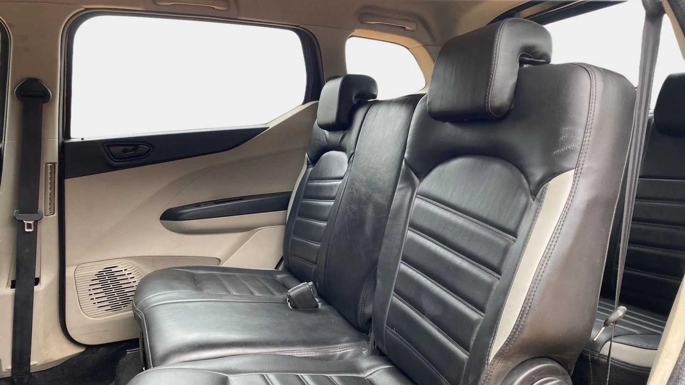 2022 Renault TRIBER RXT LIMITED EDITION, Petrol, Manual, 27,336 km, Right Side Rear Door Cabin
