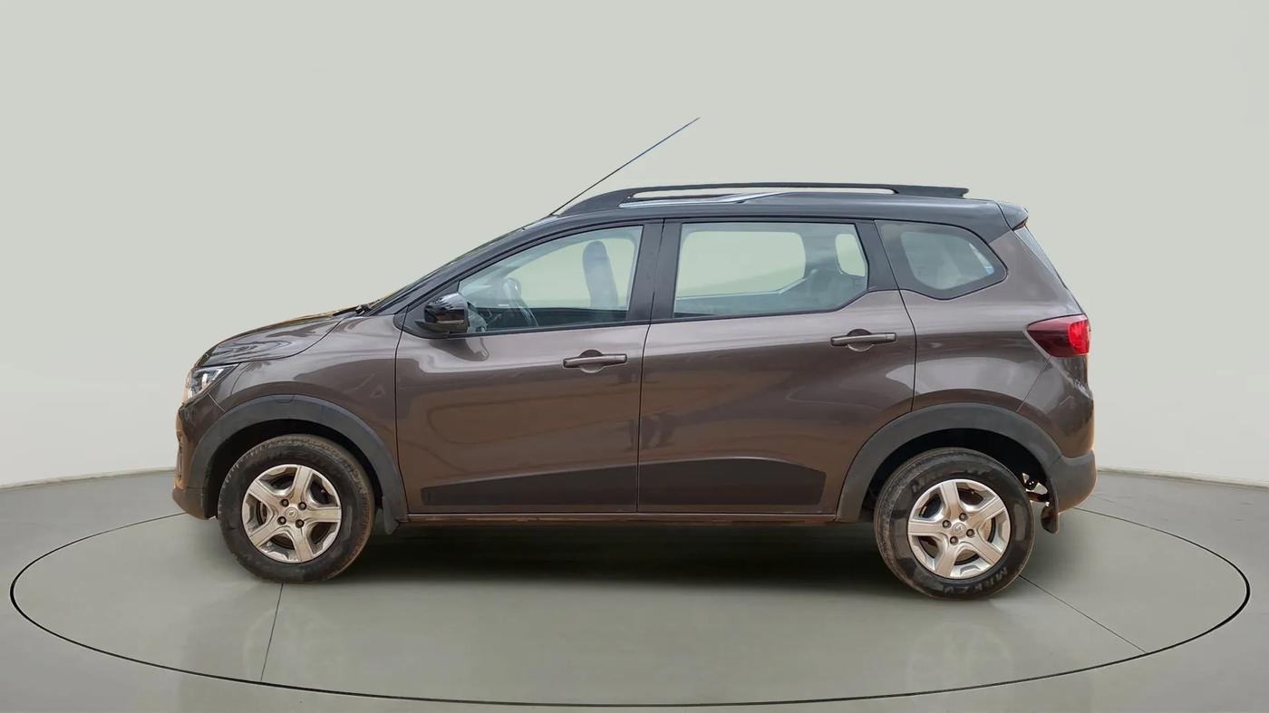 2022 Renault TRIBER RXT LIMITED EDITION, Petrol, Manual, 27,336 km, Left Side