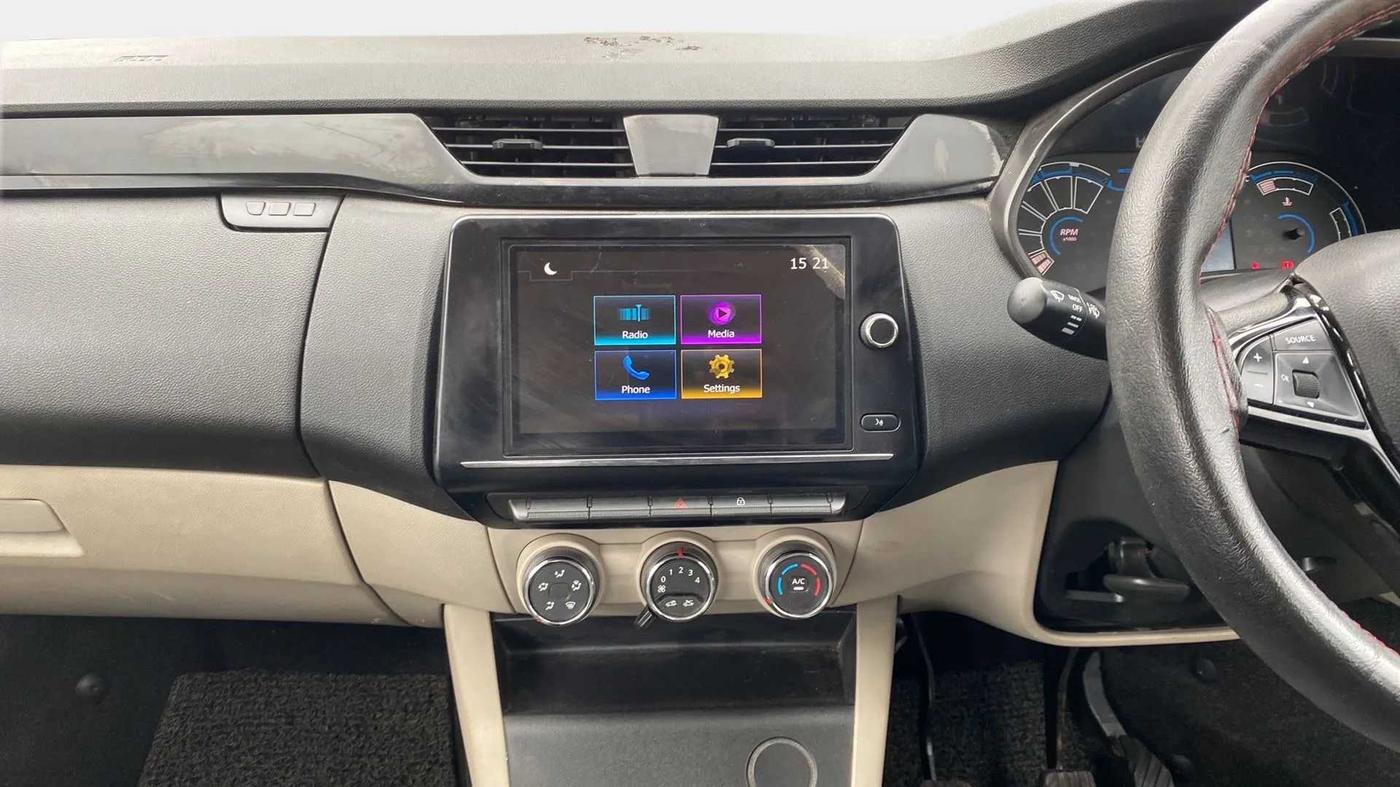 2022 Renault TRIBER RXT LIMITED EDITION, Petrol, Manual, 27,336 km, Air Conditioner