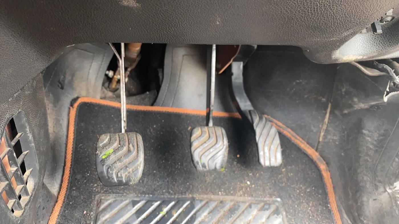 2018 Renault Kwid RXL, CNG, Manual, 42,115 km, Pedals