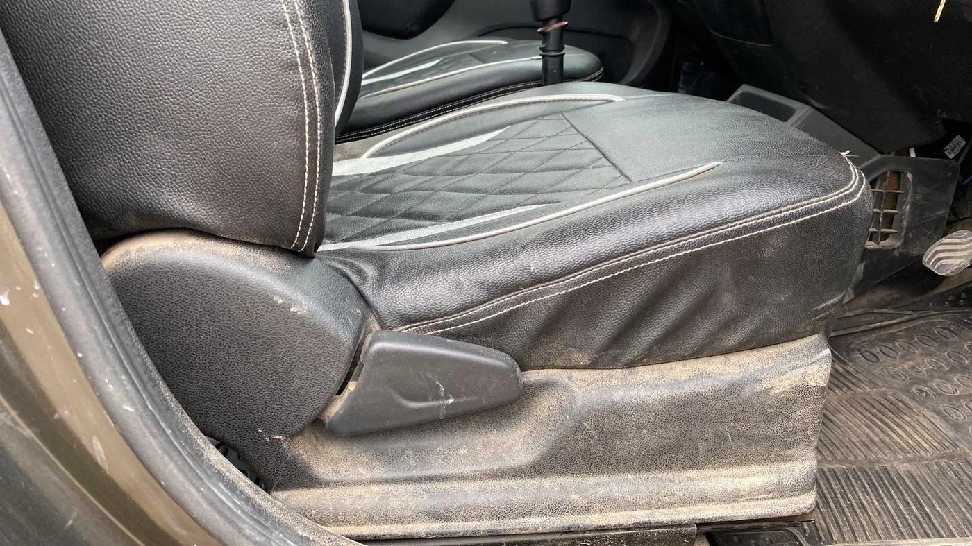 2018 Renault Kwid RXL, CNG, Manual, 42,115 km, Driver Side Adjustment Panel