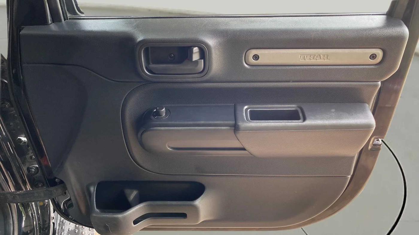 2022 Mahindra Thar LX HT PETROL 4WD MT, Petrol, Manual, 5,850 km, Driver Side Door Panels Control