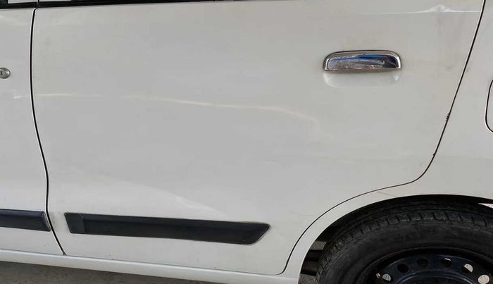 2017 Maruti Wagon R 1.0 VXI, Petrol, Manual, 68,703 km, Rear left door - Slightly dented