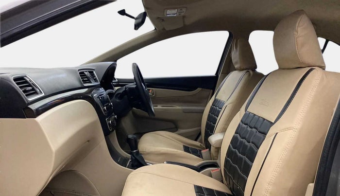 2016 Maruti Ciaz VXI+AT, Petrol, Automatic, 78,214 km, Right Side Front Door Cabin