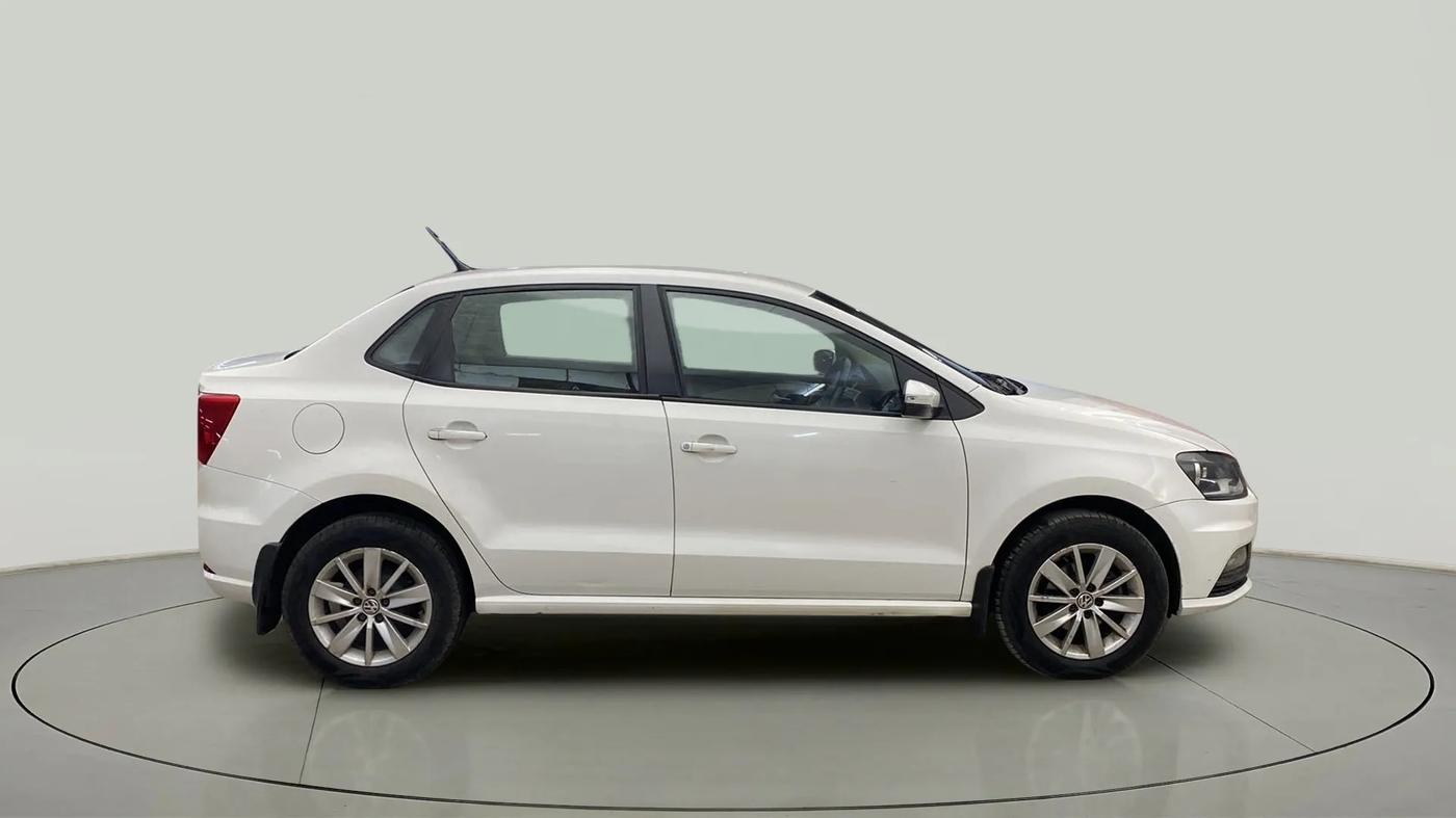 2016 Volkswagen Ameo HIGHLINE1.2L, Petrol, Manual, 62,935 km, Right Side View
