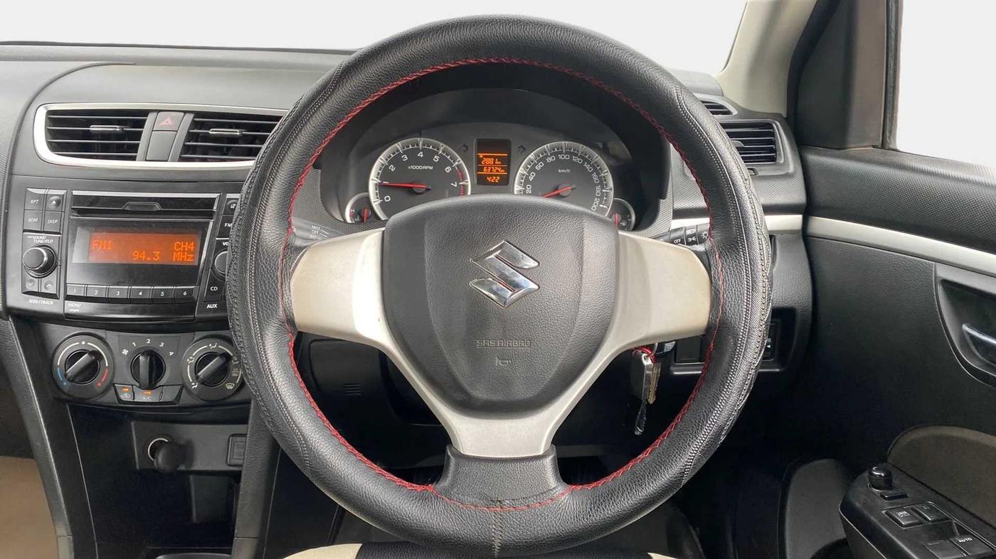 2017 Maruti Swift VXI, Petrol, Manual, 63,695 km, Steering Wheel Close Up