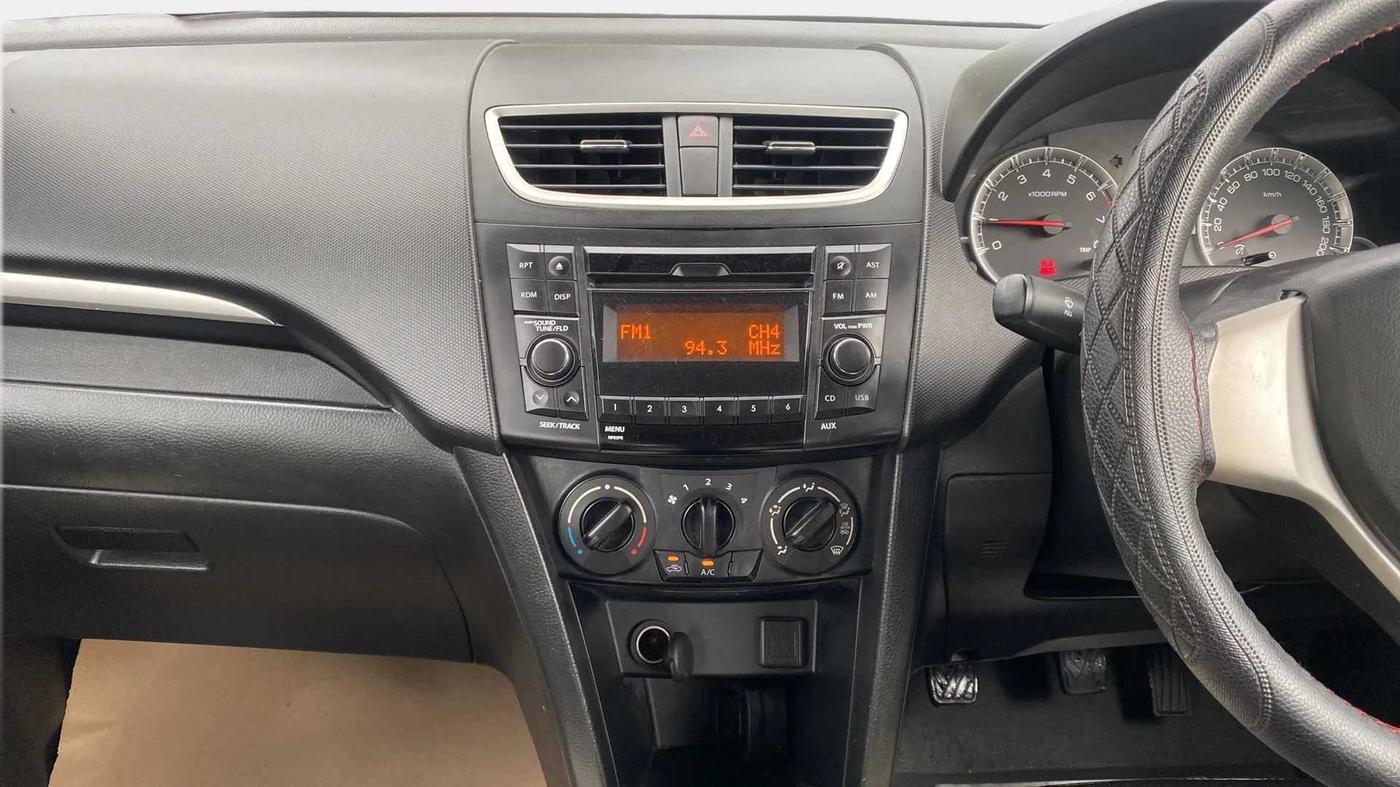 2017 Maruti Swift VXI, Petrol, Manual, 63,695 km, Air Conditioner