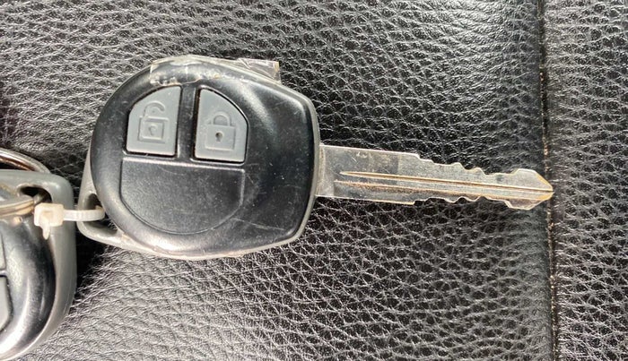 2017 Maruti Swift VXI, Petrol, Manual, 63,695 km, Key Close Up