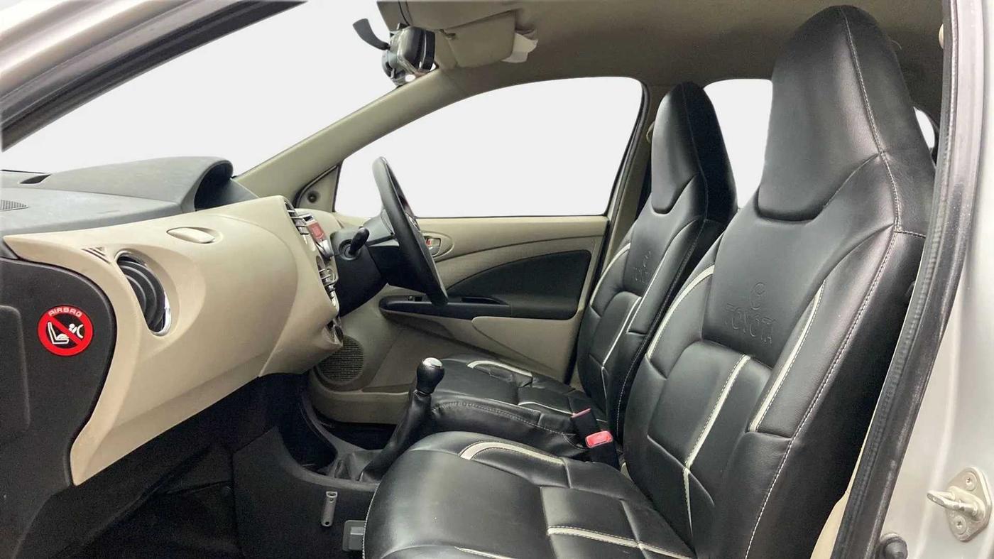 2013 Toyota Etios Liva V, Petrol, Manual, 33,849 km, Right Side Front Door Cabin
