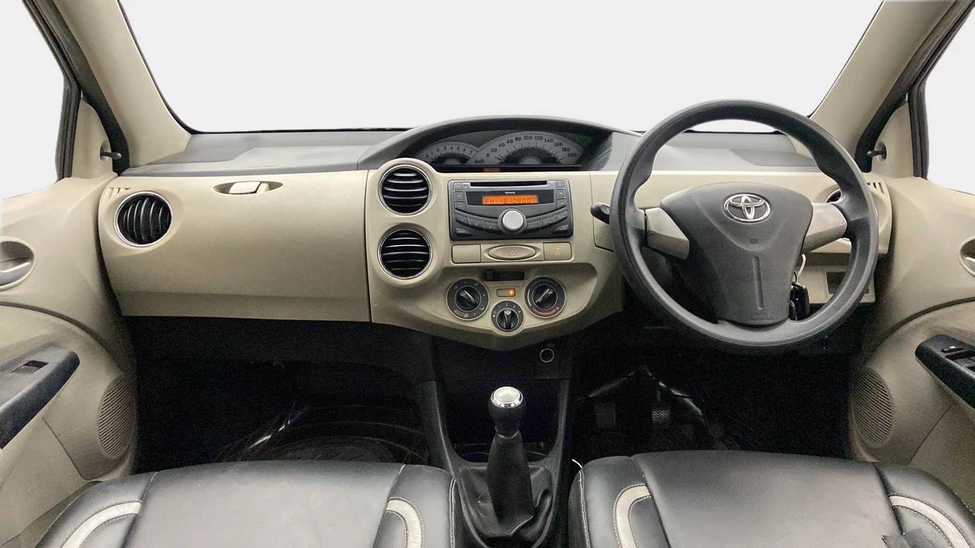 2013 Toyota Etios Liva V, Petrol, Manual, 33,849 km, Dashboard
