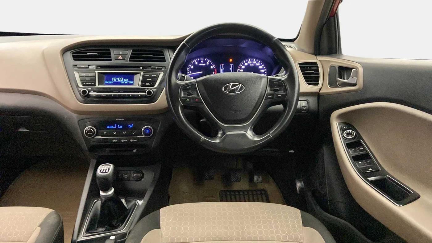 2014 Hyundai Elite i20 SPORTZ 1.2 (O), Petrol, Manual, 44,432 km, Steering Wheel Close Up