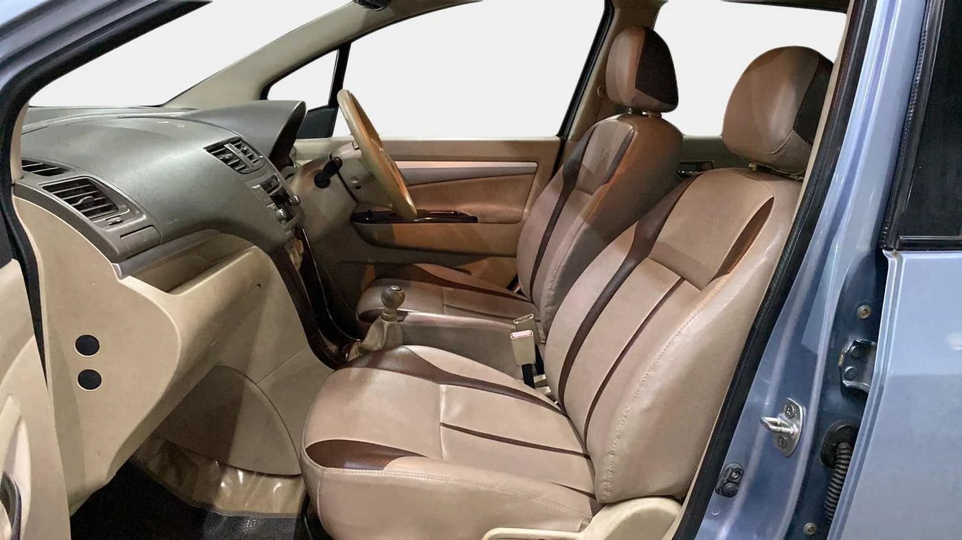 2013 Maruti Ertiga ZDI, Diesel, Manual, 35,507 km, Right Side Front Door Cabin