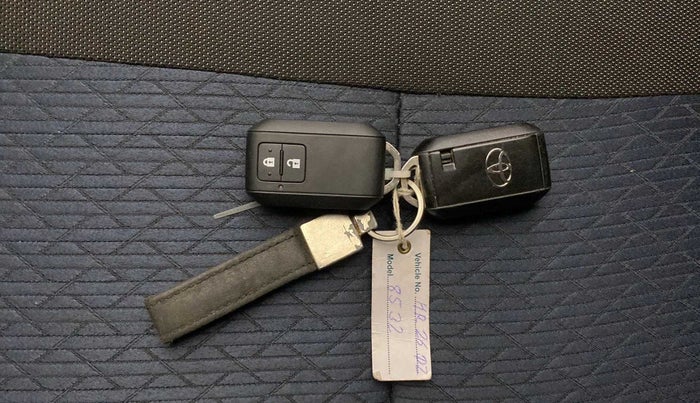 2019 Toyota Glanza G, Petrol, Manual, 24,725 km, Key Close Up