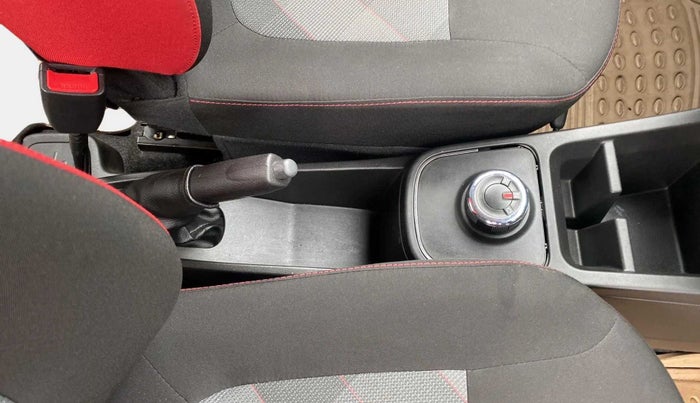 2020 Renault Kwid RXT 1.0 AMT (O), Petrol, Automatic, 17,254 km, Gear Lever