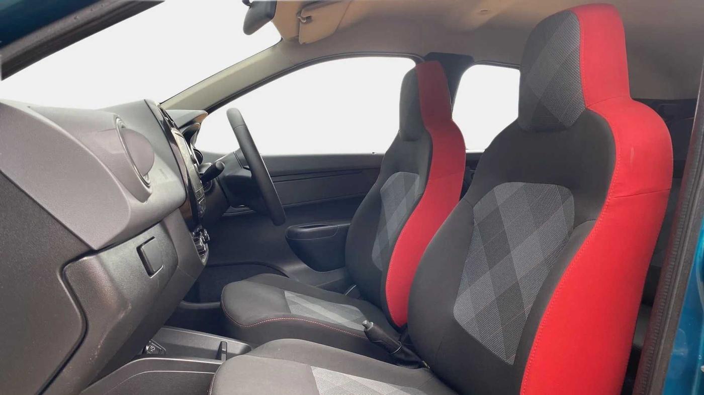 2020 Renault Kwid RXT 1.0 AMT (O), Petrol, Automatic, 17,254 km, Right Side Front Door Cabin
