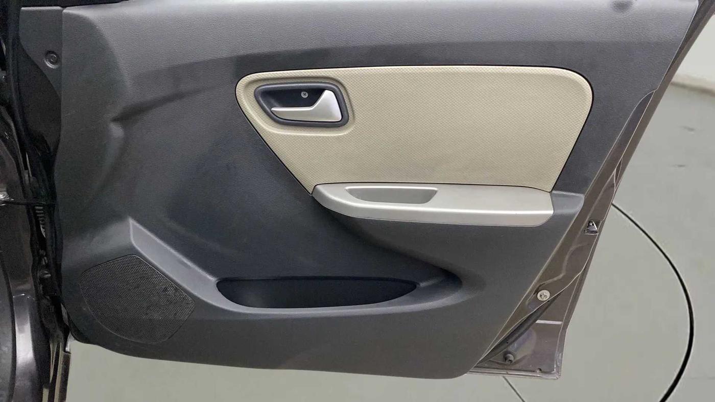 2017 Maruti Alto K10 VXI (O) AMT, Petrol, Automatic, 55,331 km, Driver Side Door Panels Control